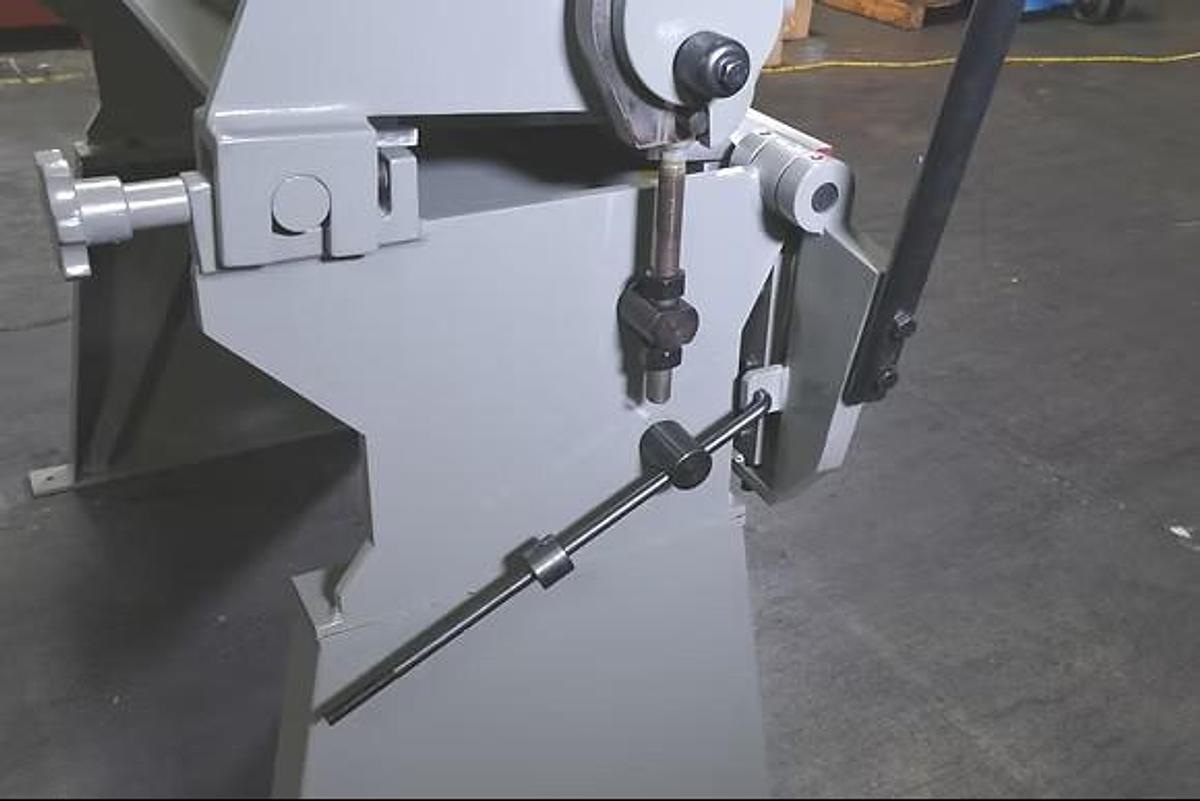 GMC BB-612-6HD 72" Manual Box & Pan Metal Finger Brake