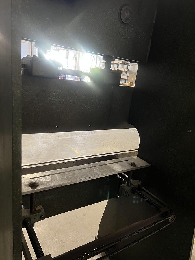 Used 15 Ton x 4' Chicago 135 Mechanical Press Brake