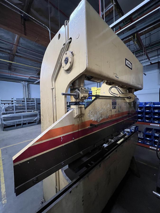 Used 36 Ton x 8' Di-Acro 16-96 Hydra Mechanical CNC Press Brake