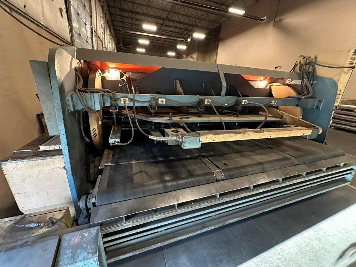 Used 1980 - 1/4" x 10' Amada M-3060 Mechanical Shear