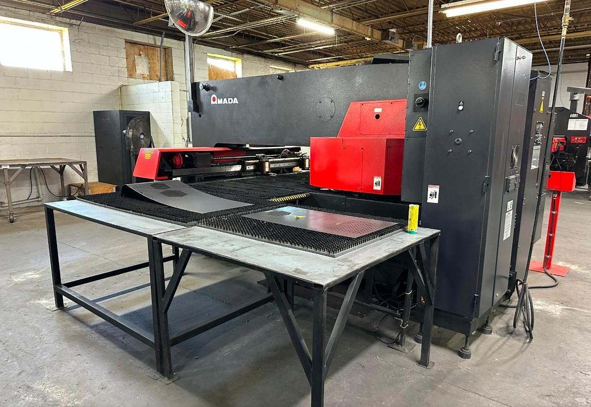 Used 2014 - 22 Ton Amada AE-255NT CNC Servo Driven Turret Punch