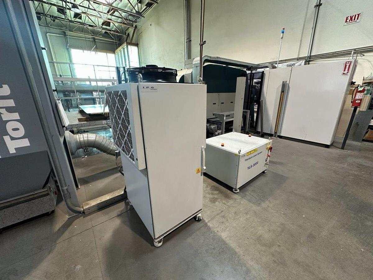 Used 2015 - 3000 Watt Salvagnini L3 Fiber Laser w/Automation