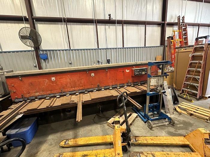 Used 1987 - 1/4" x 13' Amada M-4045 Mechanical Squaring Shear