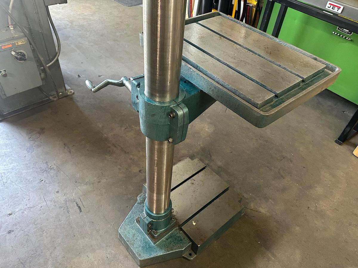 Used Wilton Model 2015 VSG20 Single Spindle Drill Press