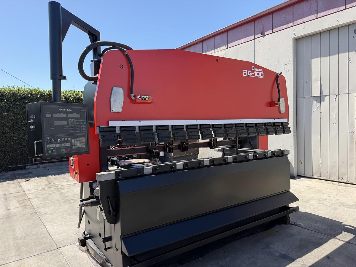 Used 2001 - 110 Ton Amada RG-100 CNC Press Brake
