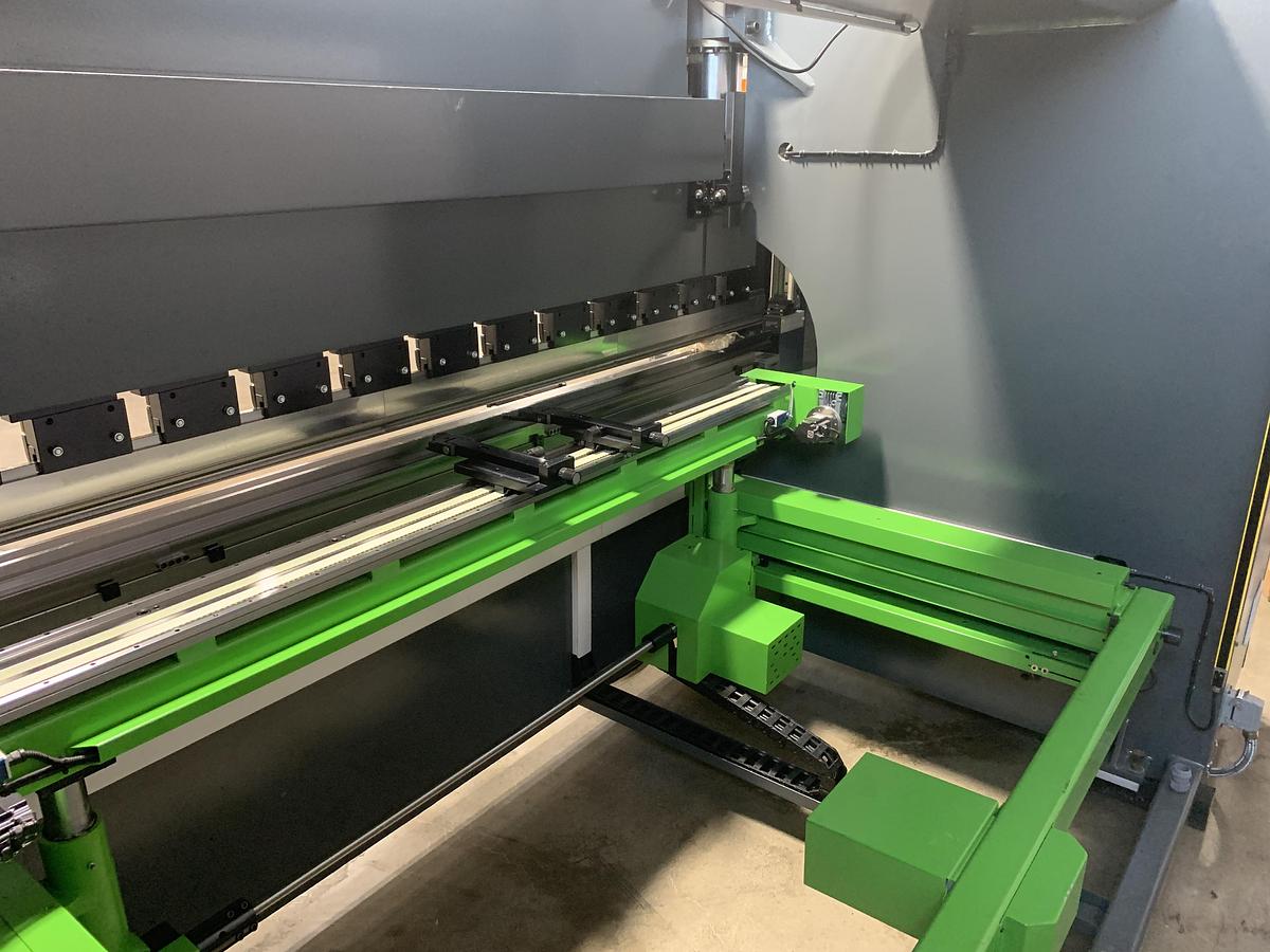 242 Ton x 14' Ermak EVO-3 CNC Hybrid Press Brake
