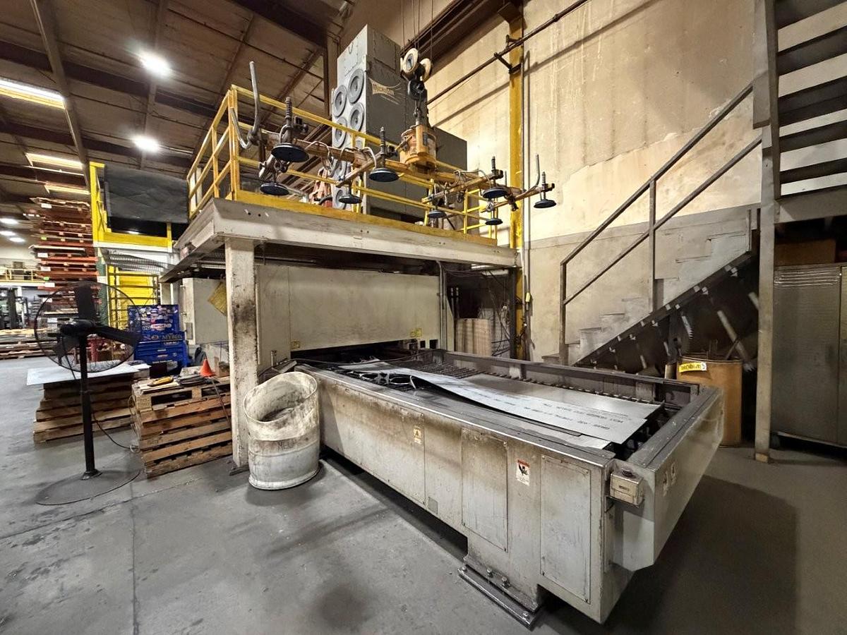 Used 2007 - 4000 Watt Mitsubishi 3015LVP CNC CO2 Laser w/Chiller & Dust Collector