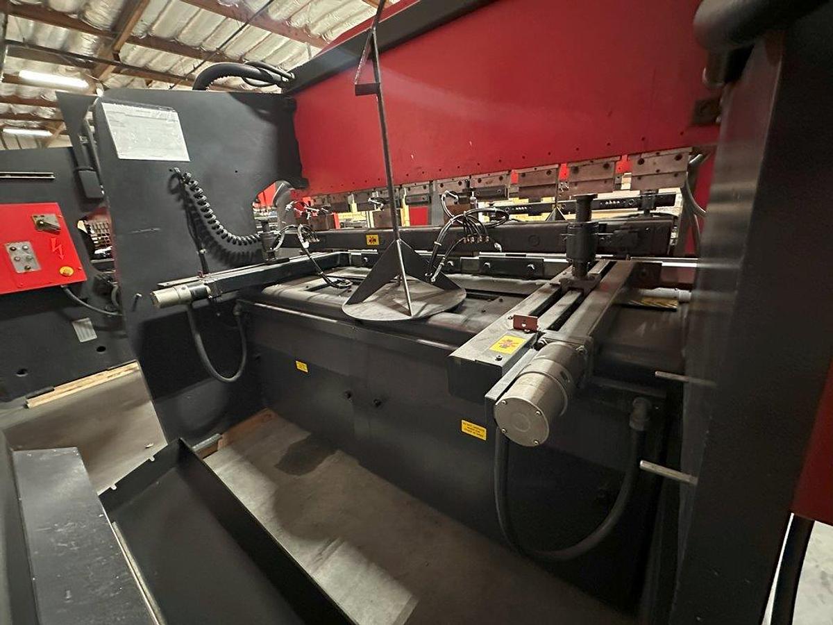 Used 1996 - 88 Ton Amada RG-80 CNC Press Brake