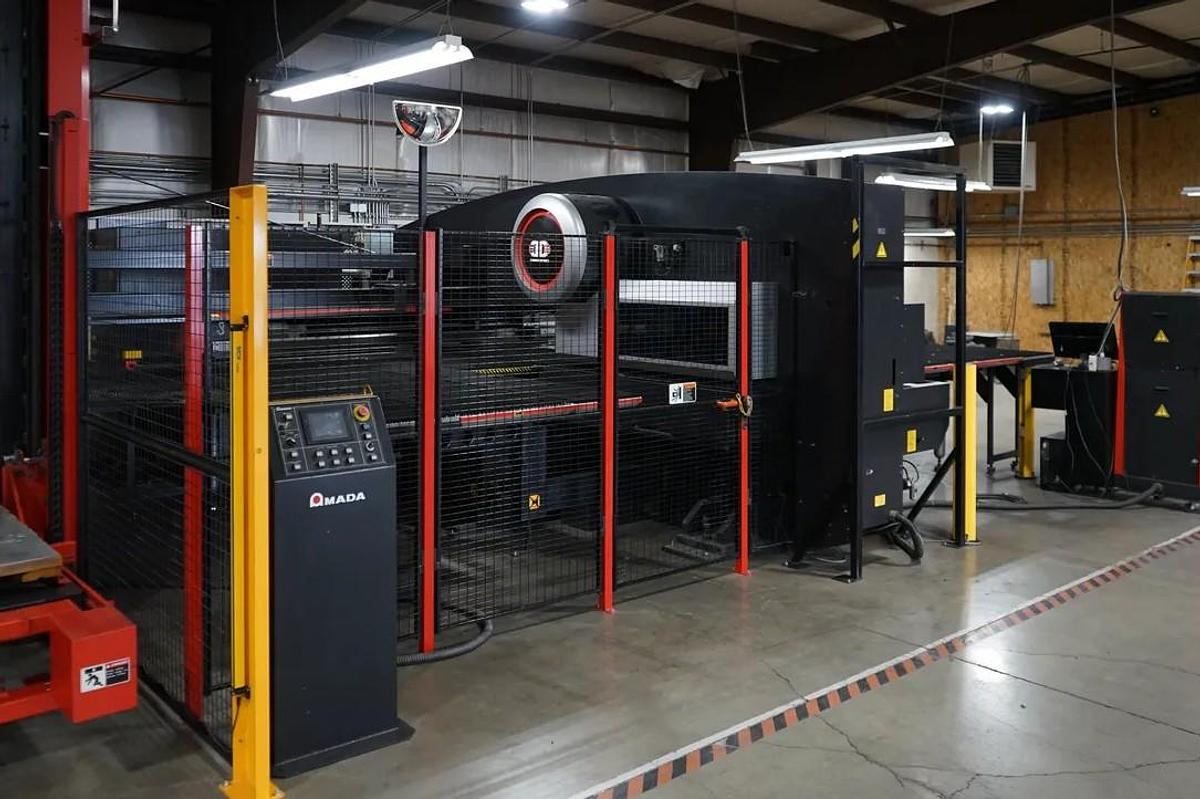 Used 2014 - 33 Ton / 4,000 Watt Amada EMLK-3610NT CNC Punch/Laser Combo