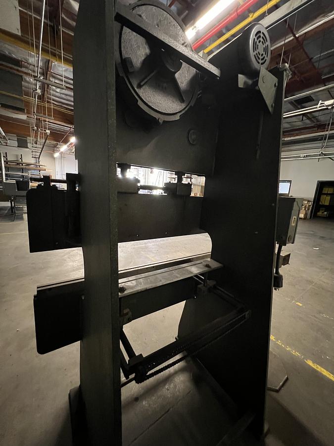 Used 15 Ton x 4' Chicago 135 Mechanical Press Brake