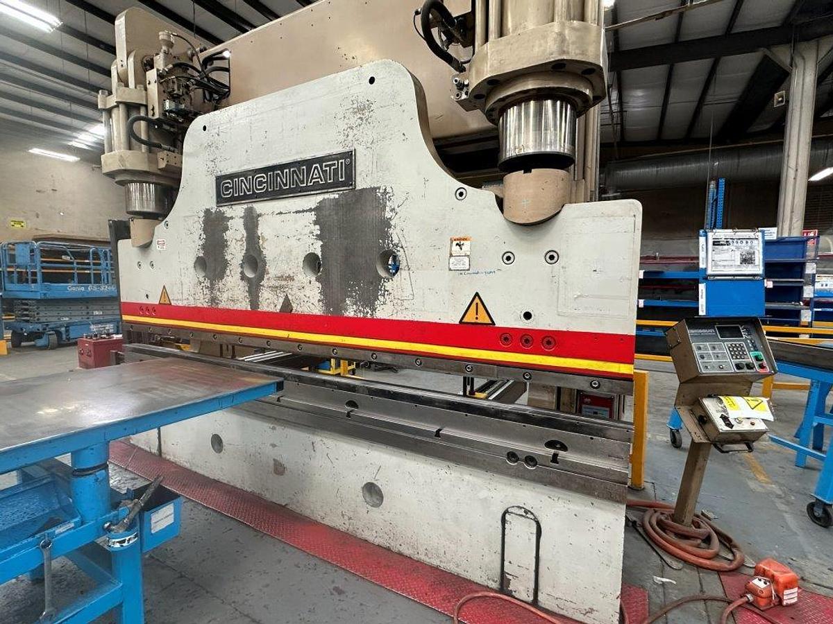 Used 2004 - 600 Ton x 12' Cincinnati 600FM-II CNC Press Brake