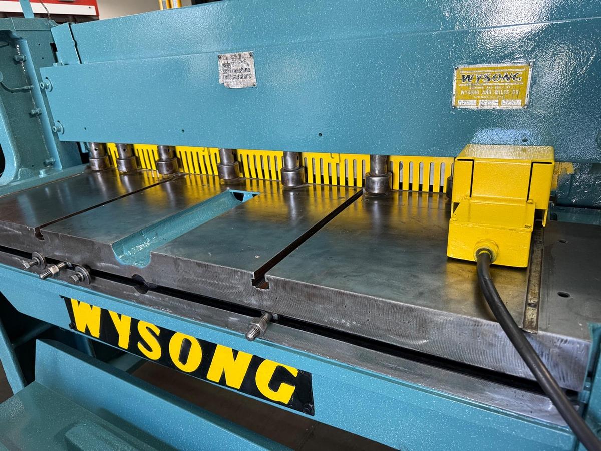 Used 1978 - 12 Ga. x 4' Wysong 1052 Mechanical Shear