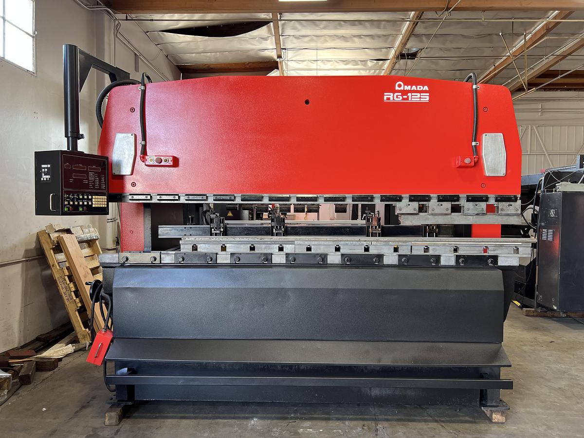Used 1985 - 138 Ton Amada RG-125 CNC Press Brake