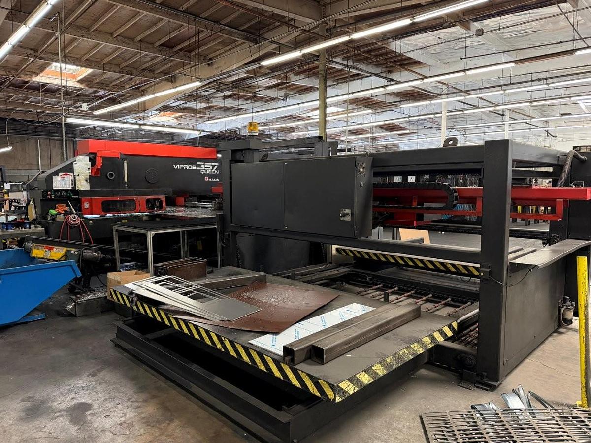 Used 1999 - 33 Ton Amada Vipros 357 Queen CNC Turret Punch