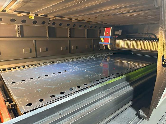 Used 2015 - 2000 Watt Amada ENSIS 3015-AJ Fiber Laser