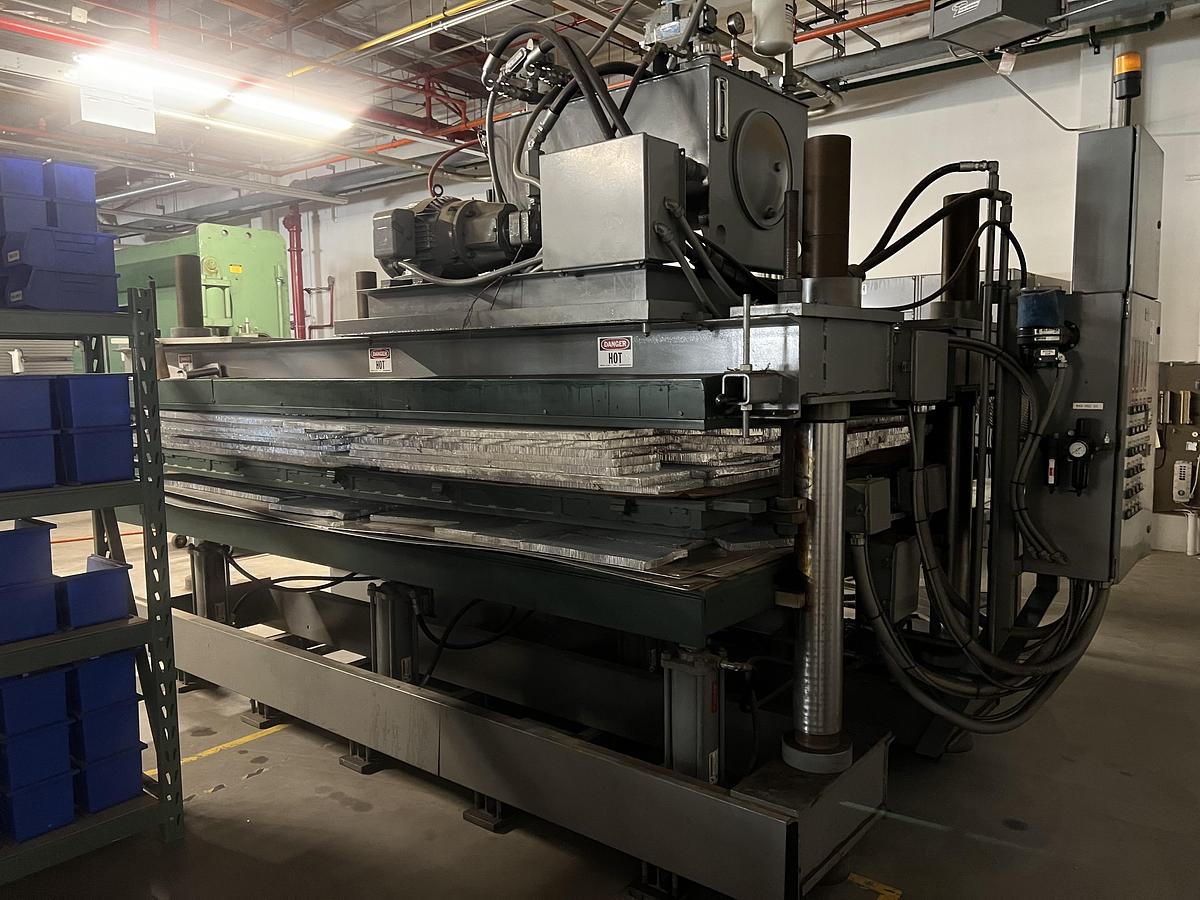 Used 2009 - 130 Ton RTW Laminating Press