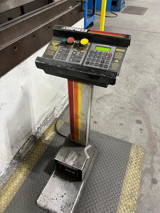 Used 2002 - 175 Ton x 12' Accurpress 717512 CNC Press Brake