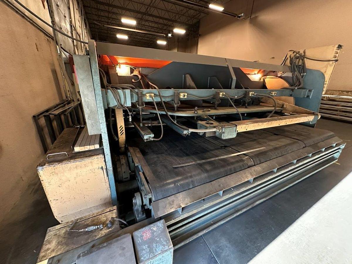 Used 1980 - 1/4" x 10' Amada M-3060 Mechanical Shear