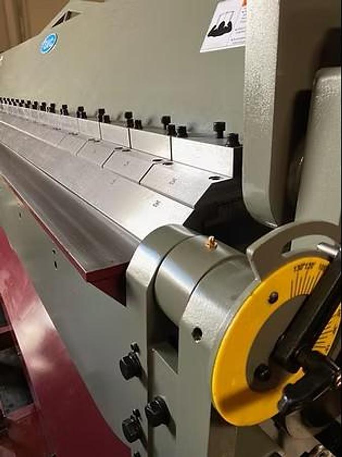 14 Ga. x 10' GMC HSB-1014 Hydraulic Box & Pan Brake