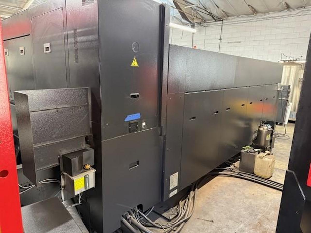 Used 2017 - 2000 Watt Amada Ensis 3015AJ Fiber Laser w/ AMS3015CL Loader