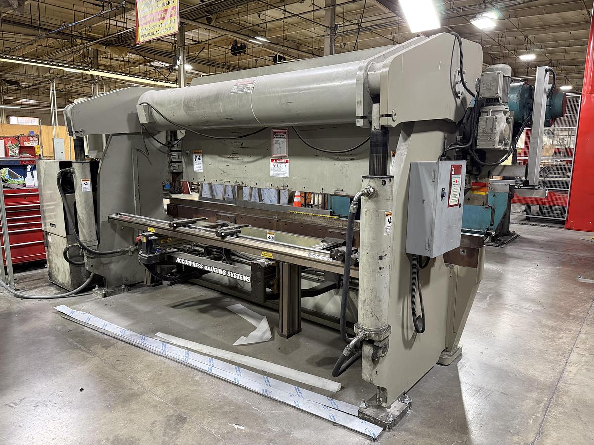 Used 2002 - 175 Ton x 12' Accurpress 717512 CNC Press Brake