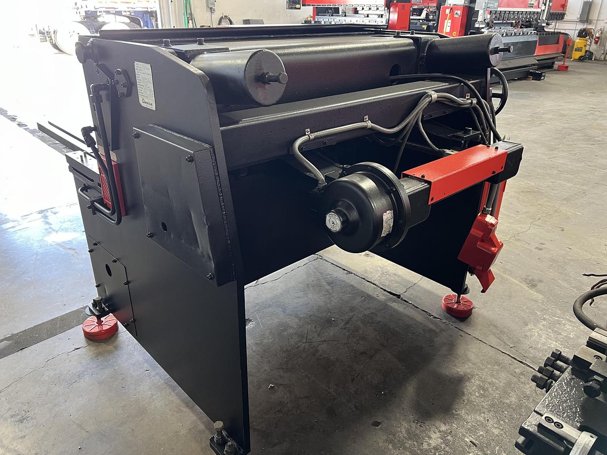 Used 1980 - 11 ga. x 4' Amada S-1232 Mechanical Shear