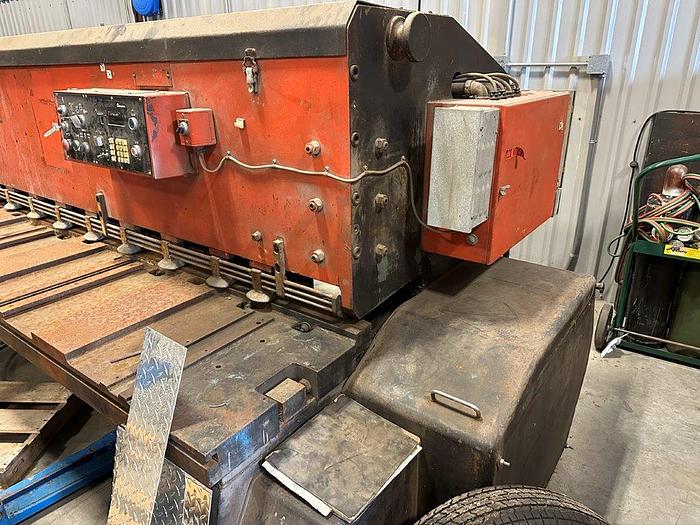 Used 1987 - 1/4" x 13' Amada M-4045 Mechanical Squaring Shear