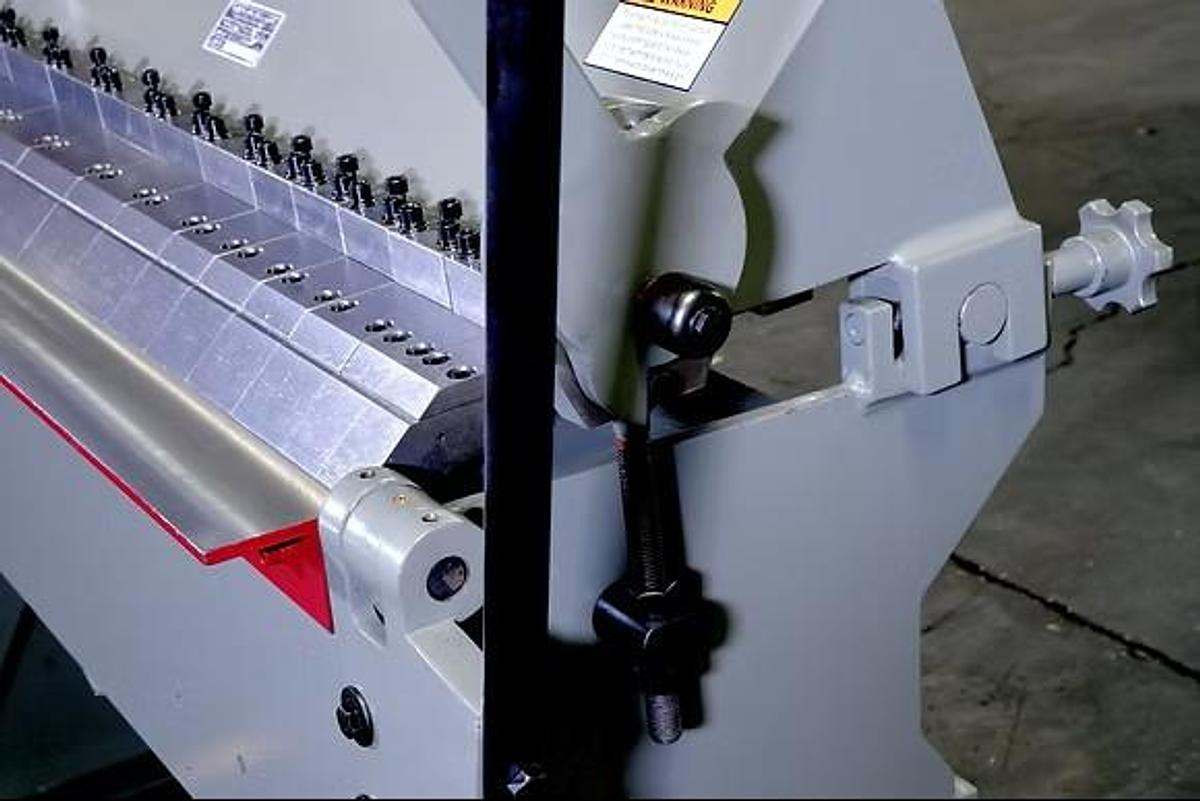 GMC BB-612-6HD 72" Manual Box & Pan Metal Finger Brake