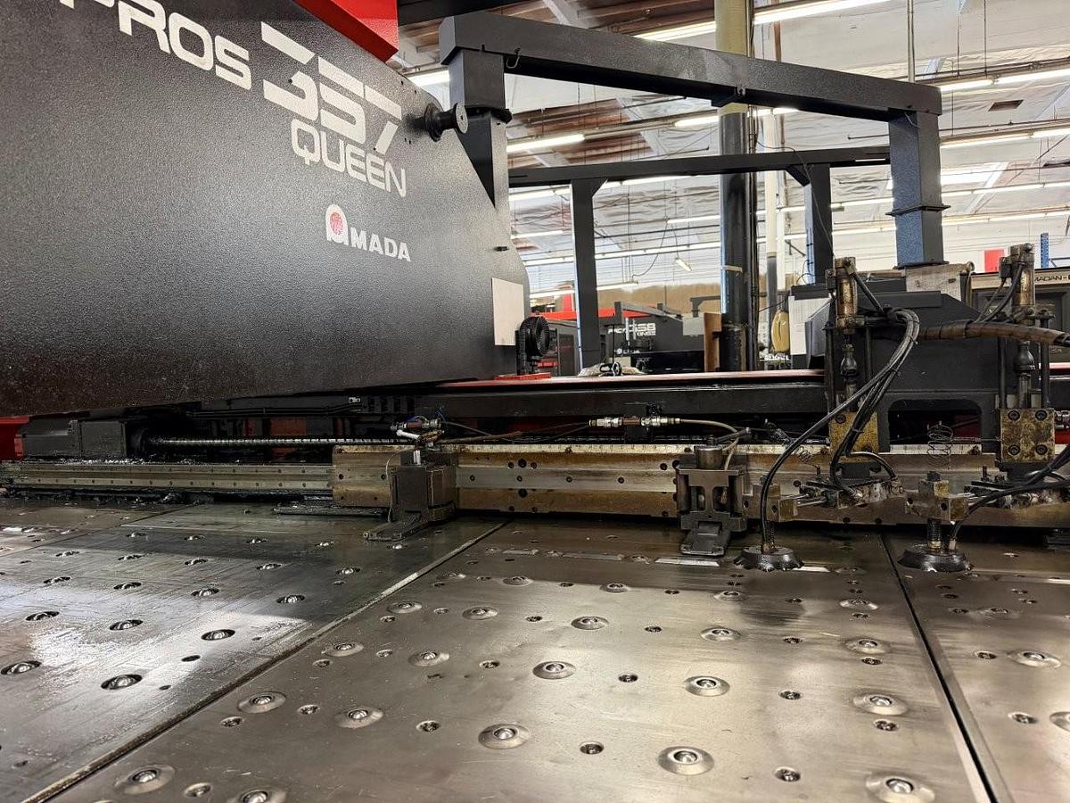 Used 1999 - 33 Ton Amada Vipros 357 Queen CNC Turret Punch