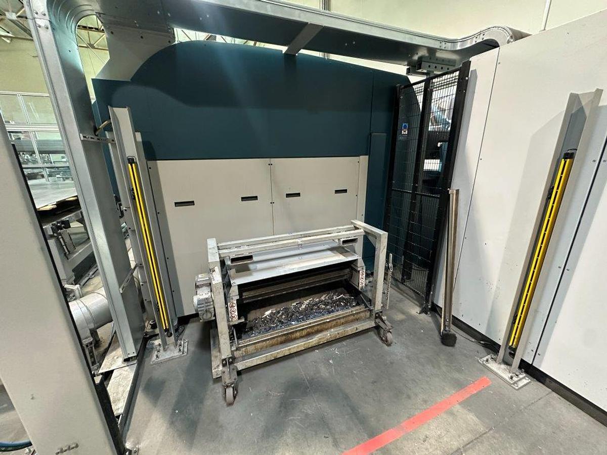 Used 2015 - 3000 Watt Salvagnini L3 Fiber Laser w/Automation