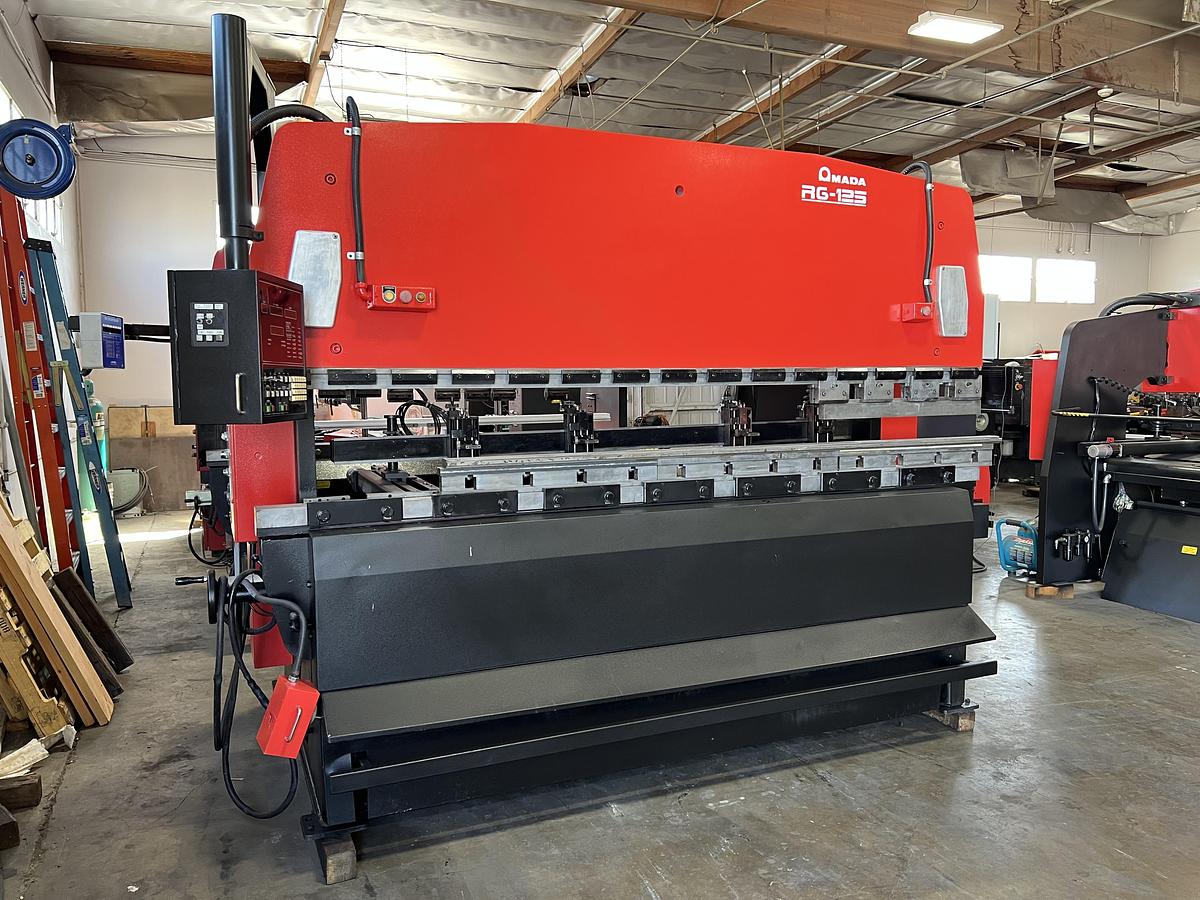 Used 1985 - 138 Ton Amada RG-125 CNC Press Brake