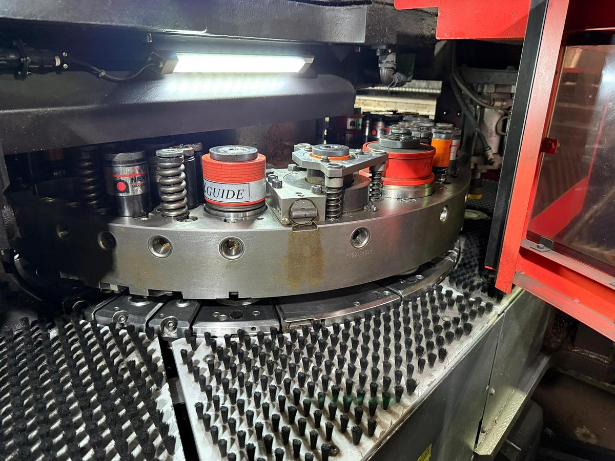 Used 2013 - 22 Ton Amada EM-2510NT Servo Driven Turret puncvh