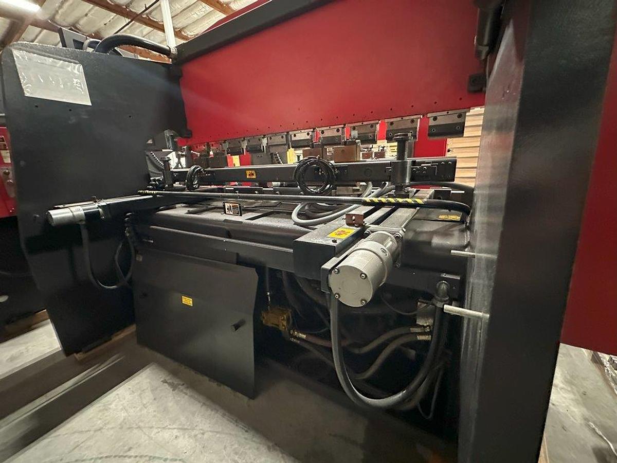 Used 1995 - 88 Ton Amada RG-80 CNC Press Brake