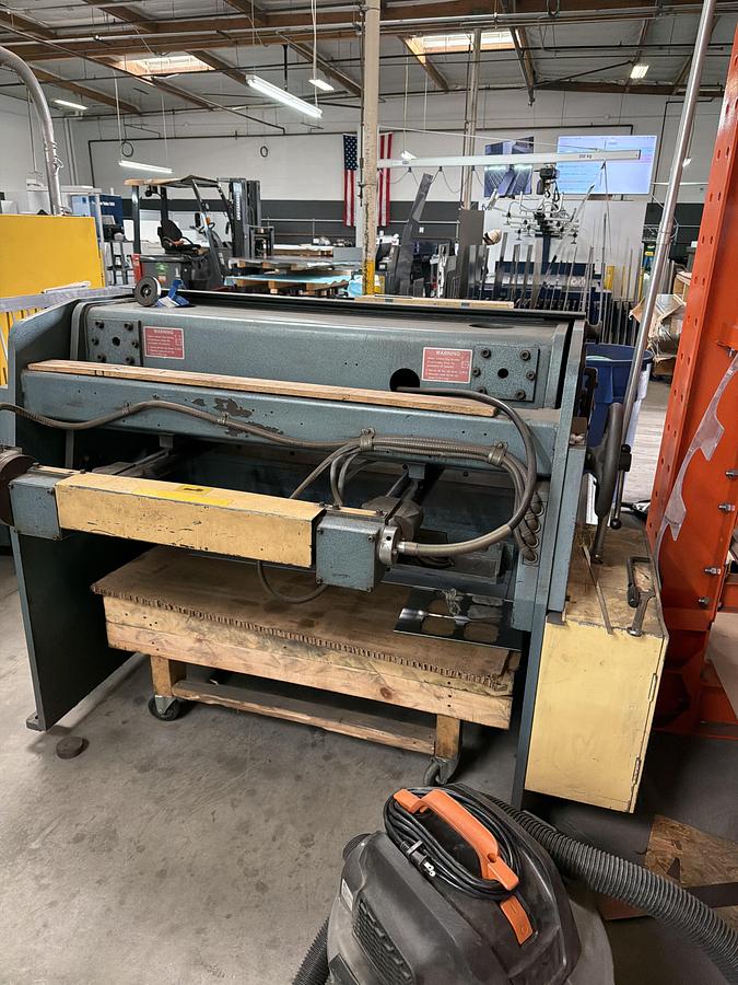 Used 1985 - 11 ga. x 4' Amada S-1232 Mechanical Shear