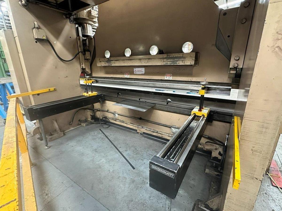 Used 2004 - 600 Ton x 12' Cincinnati 600FM-II CNC Press Brake