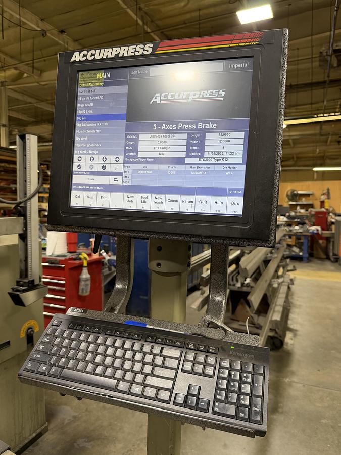 Used 2002 - 175 Ton x 12' Accurpress 717512 CNC Press Brake