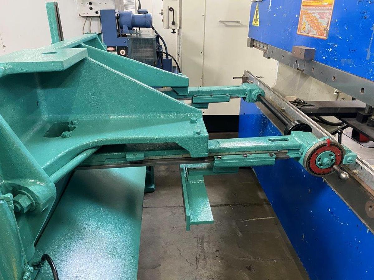 Used 1980 - 10 Ga. x 4' Wysong 1052 Mechanical Shear