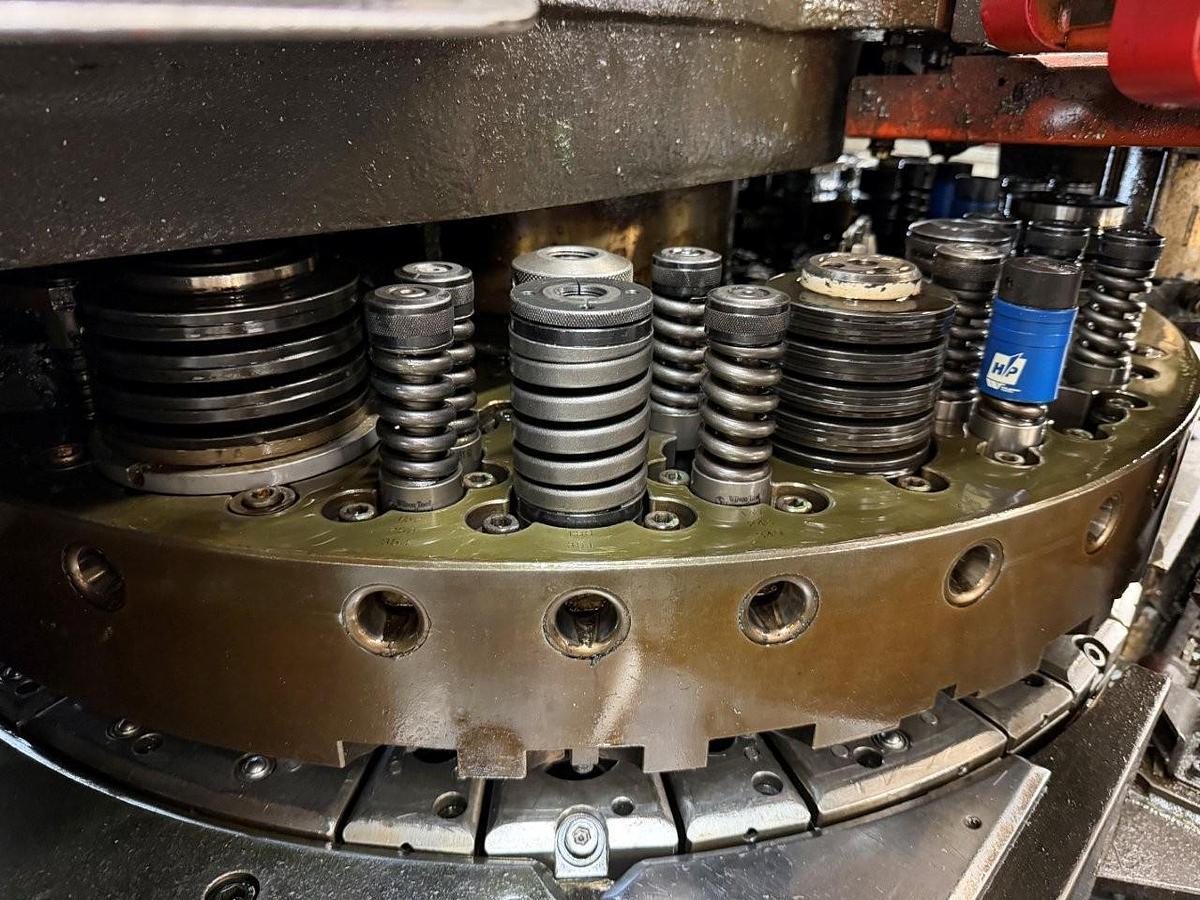 Used 1999 - 33 Ton Amada Vipros 357 Queen CNC Turret Punch