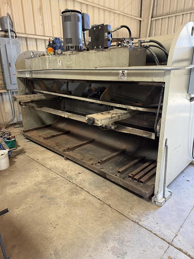 Used 2009 - 3/8" x 10" Accurshear 63710 CNC Hydraulic Shear