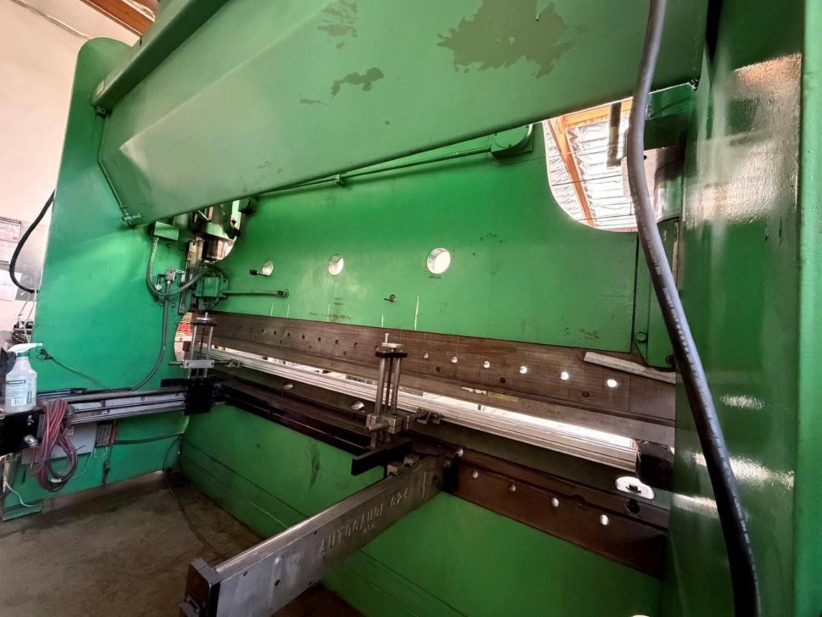 Used 230 Ton x 12' Cincinnati 230CB10 CNC Hydraulic Press Brake