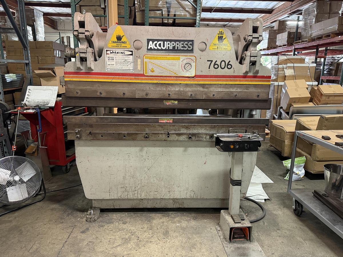 Used 1989 - 60 Ton x 6' Accurpress 7606 Hydraulic Press Brake