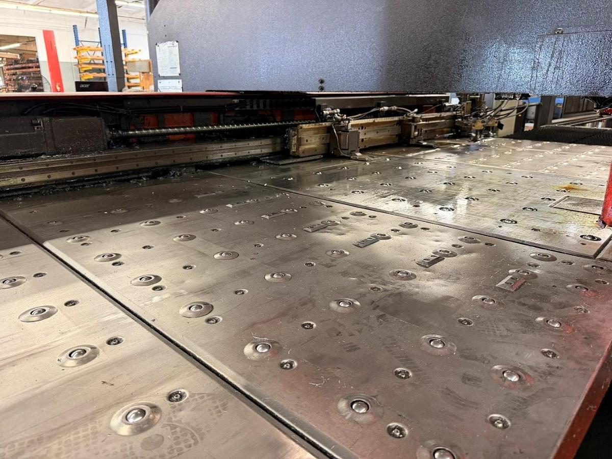 Used 1999 - 33 Ton Amada Vipros 357 Queen CNC Turret Punch