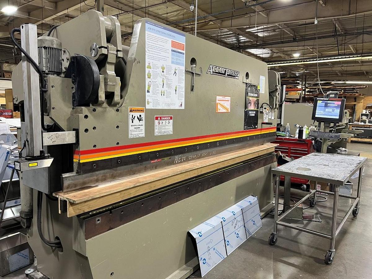 Used 2002 - 175 Ton Accurpress 717512 CNC Press Brake