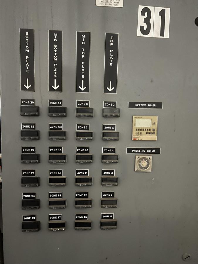 Used 2009 - 130 Ton RTW Laminating Press