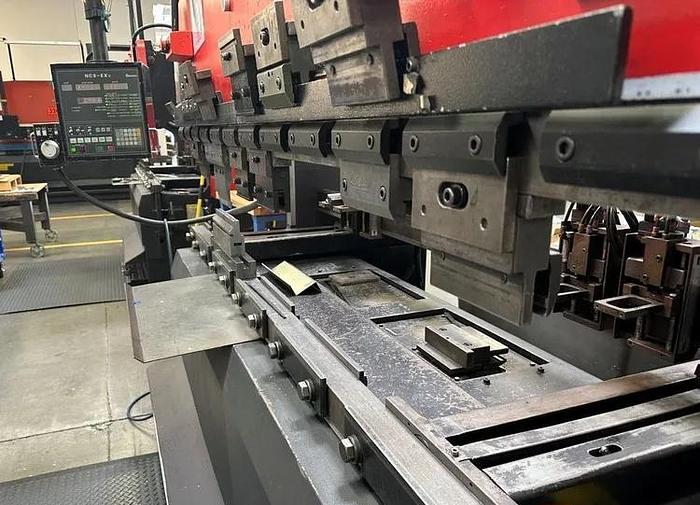 200 - 88 Ton Amada RG-80 CNC Press Brake