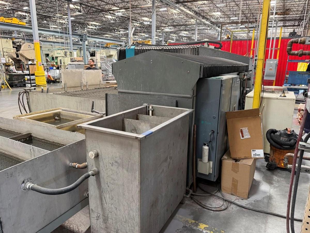 Used 2014 - 6.6' x 13' Flow Mach 4020B CNC Waterjet Cutting System