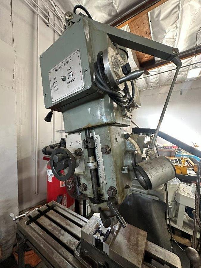 Used Taiwanese Vertical Milling Machine