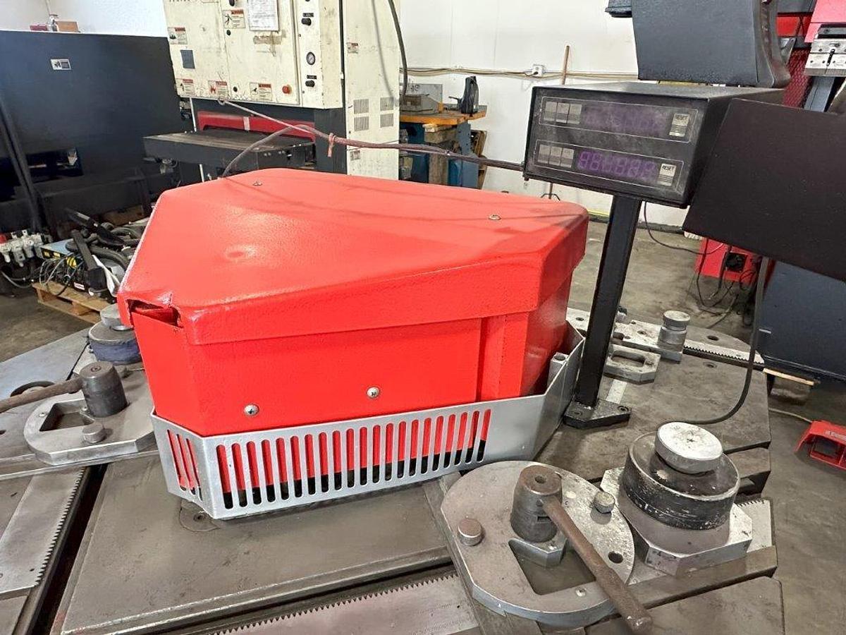 Used 1998 - Amada CSHW-220 1/4" Hydraulic Coper/Notcher