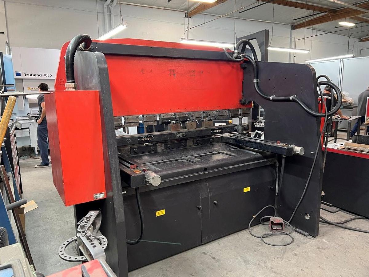 Used 1993 - 88 Ton Amada RG-80 CNC Press Brake