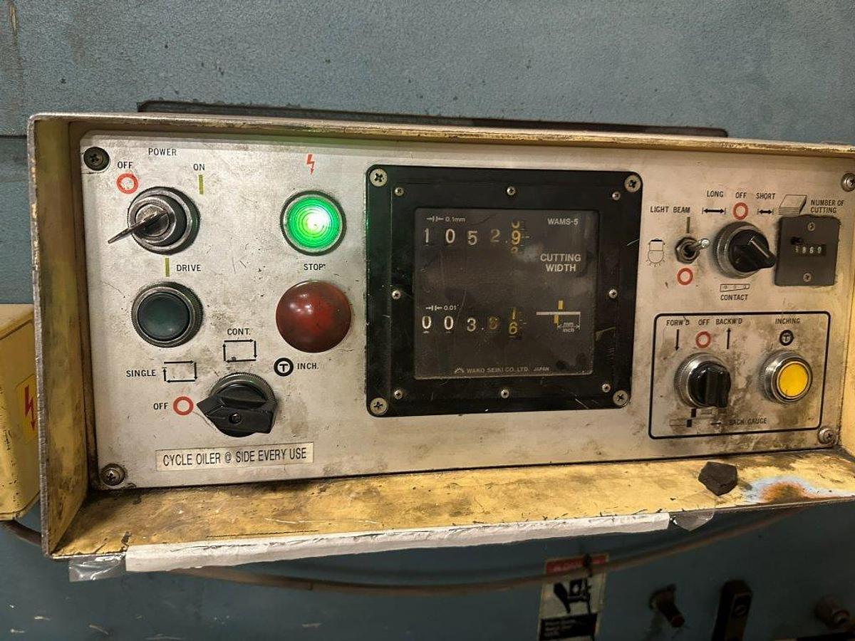 Used 1980 - 1/4" x 10' Amada M-3060 Mechanical Shear
